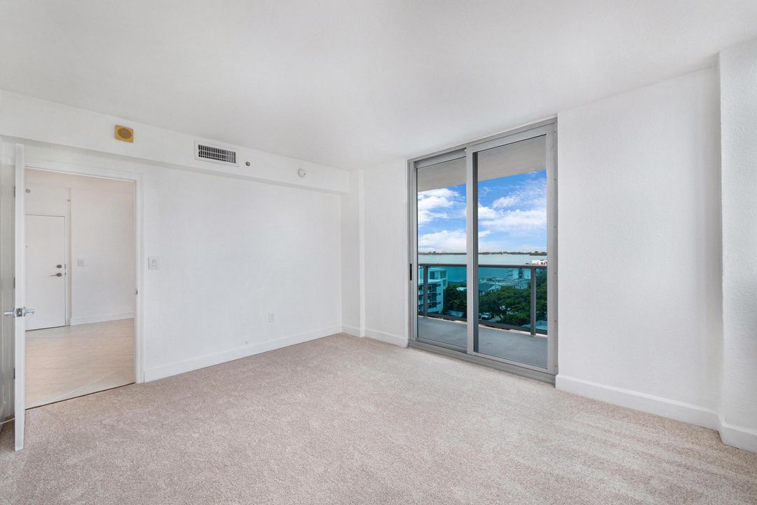 For Rent: $3,000 (2 beds, 2 baths, 1100 Square Feet)