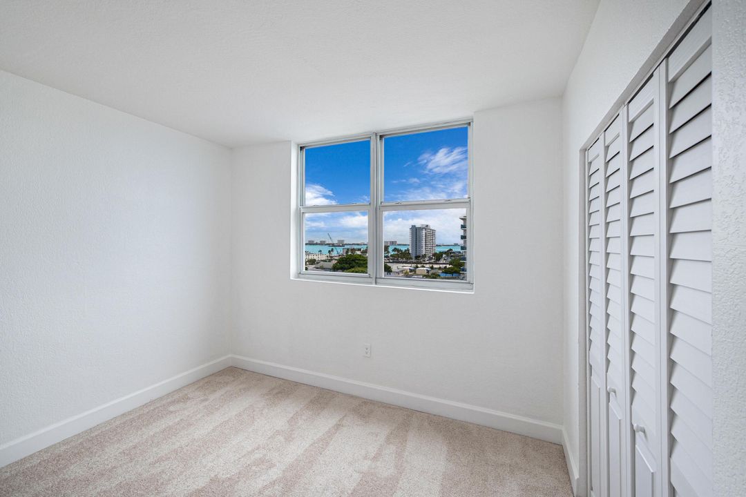 For Rent: $3,000 (2 beds, 2 baths, 1100 Square Feet)