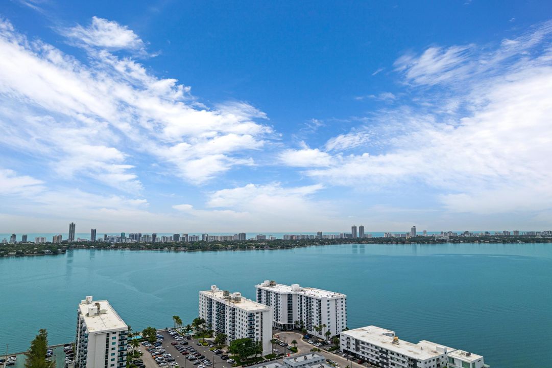 For Rent: $3,000 (2 beds, 2 baths, 1100 Square Feet)