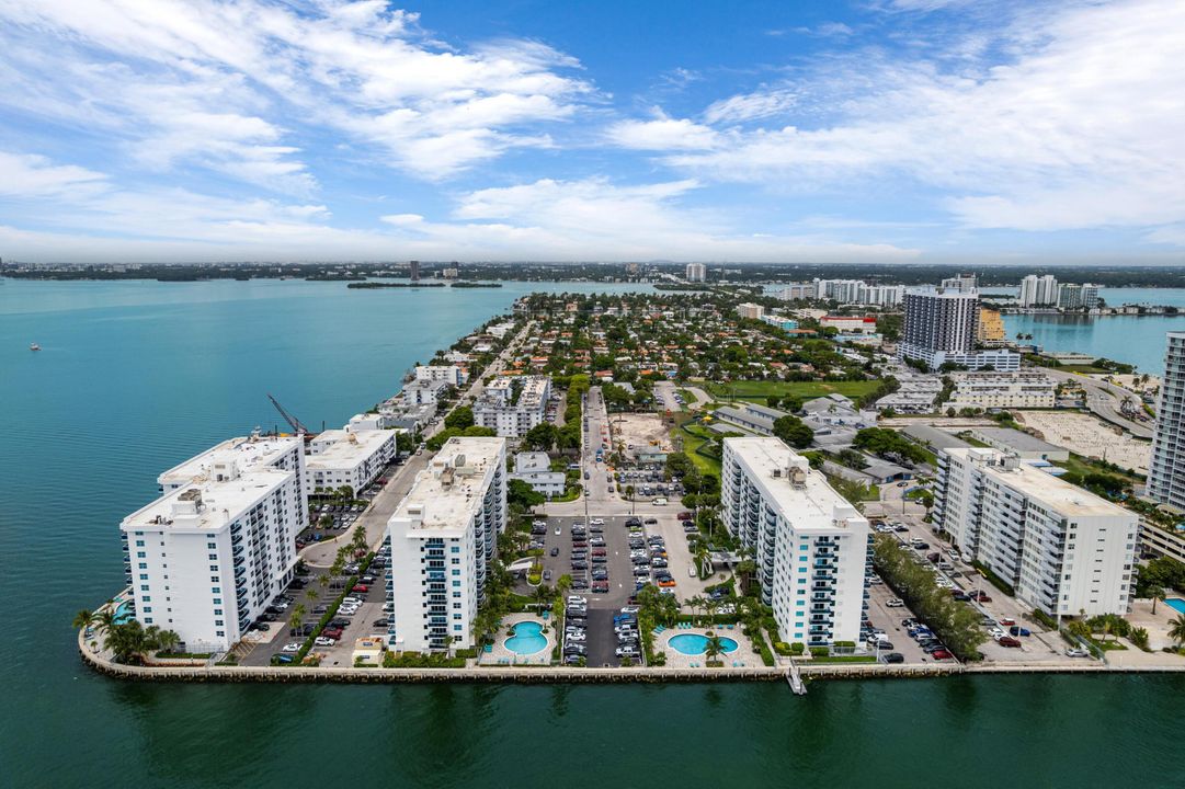 For Rent: $3,000 (2 beds, 2 baths, 1100 Square Feet)