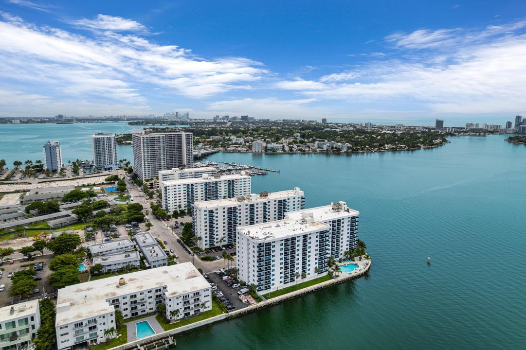 For Rent: $3,000 (2 beds, 2 baths, 1100 Square Feet)