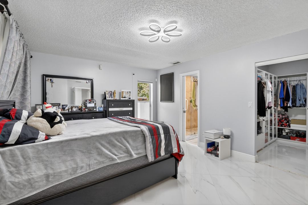 En Venta: $725,000 (4 camas, 2 baños, 2031 Pies cuadrados)