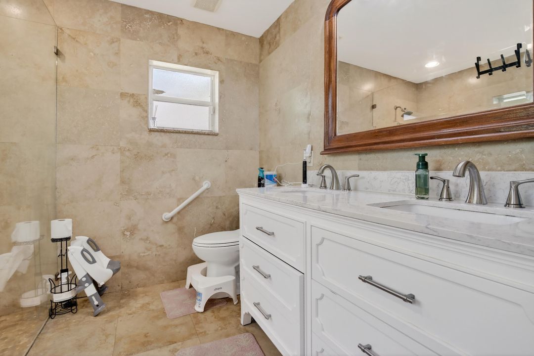 En Venta: $725,000 (4 camas, 2 baños, 2031 Pies cuadrados)