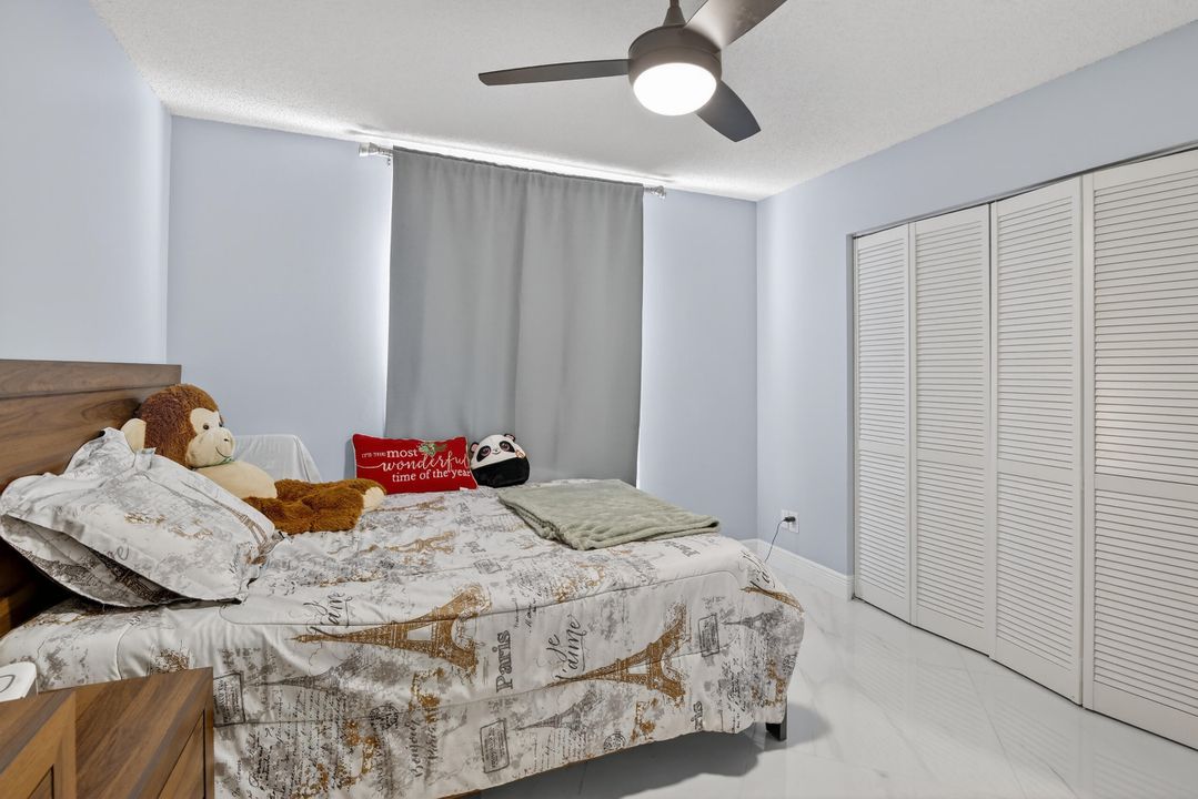 En Venta: $725,000 (4 camas, 2 baños, 2031 Pies cuadrados)