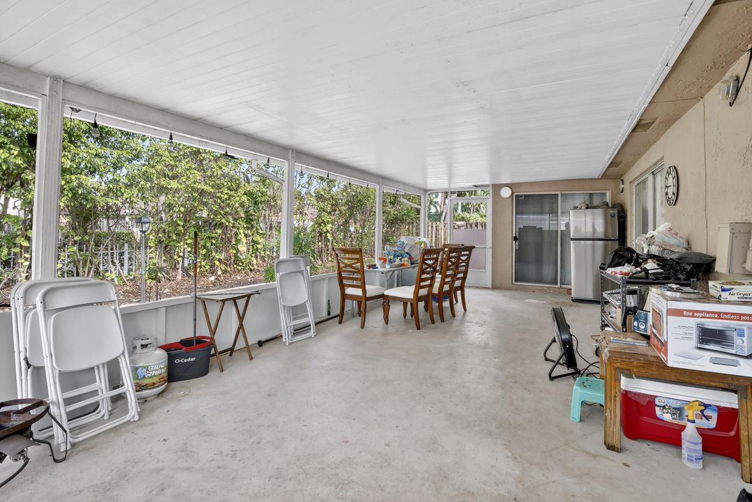 En Venta: $725,000 (4 camas, 2 baños, 2031 Pies cuadrados)