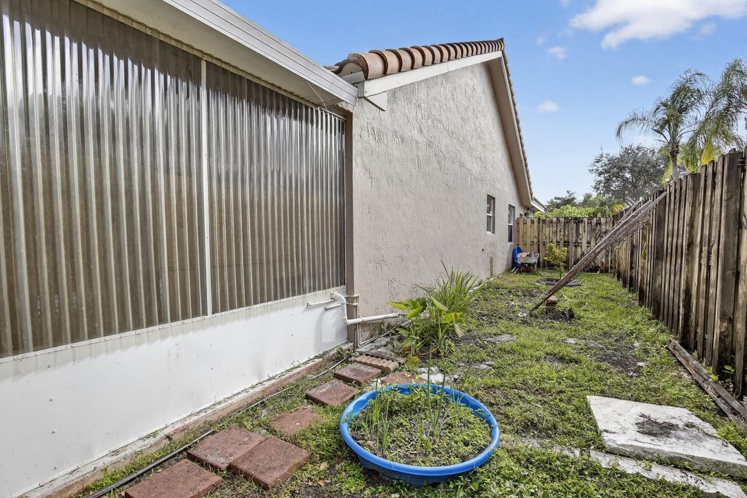 En Venta: $725,000 (4 camas, 2 baños, 2031 Pies cuadrados)