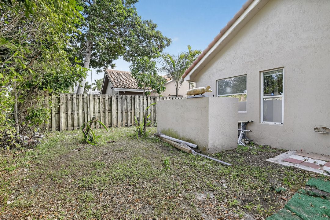 En Venta: $725,000 (4 camas, 2 baños, 2031 Pies cuadrados)