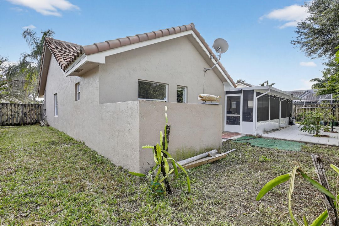 En Venta: $725,000 (4 camas, 2 baños, 2031 Pies cuadrados)