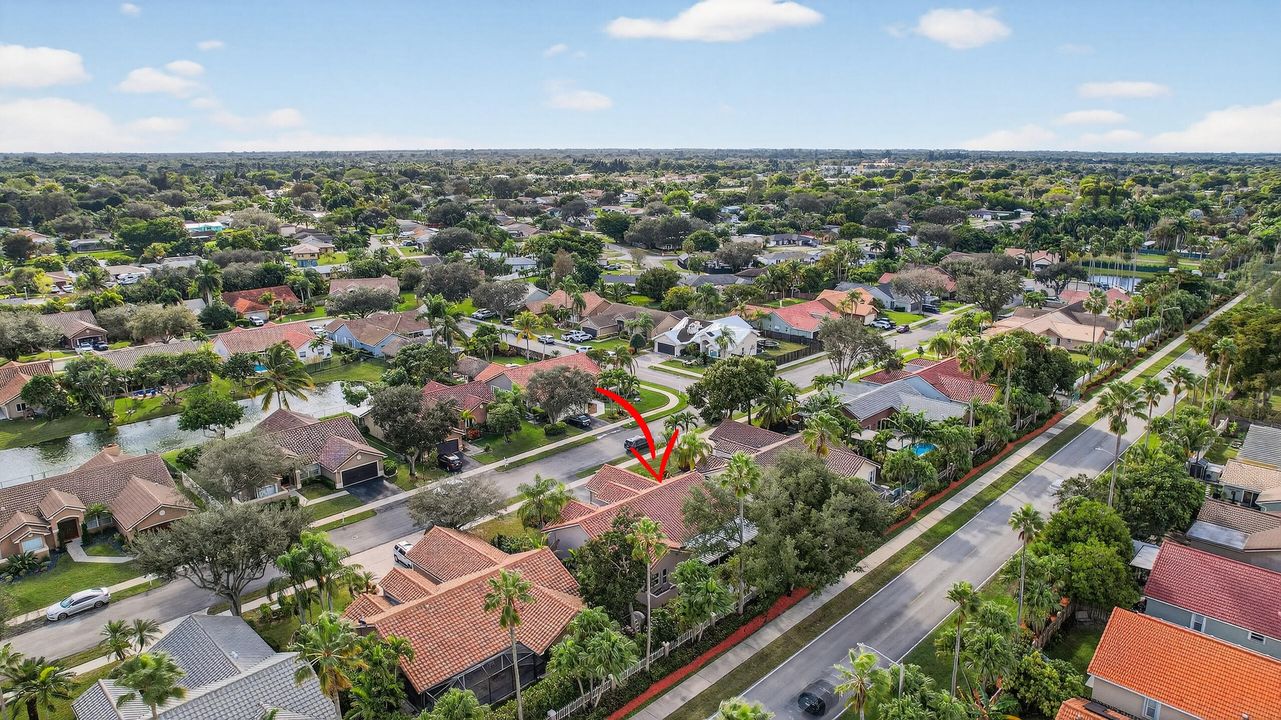 En Venta: $725,000 (4 camas, 2 baños, 2031 Pies cuadrados)