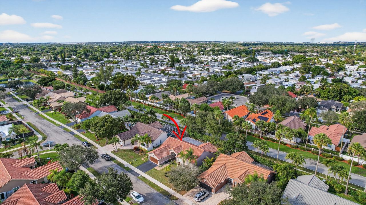 En Venta: $725,000 (4 camas, 2 baños, 2031 Pies cuadrados)