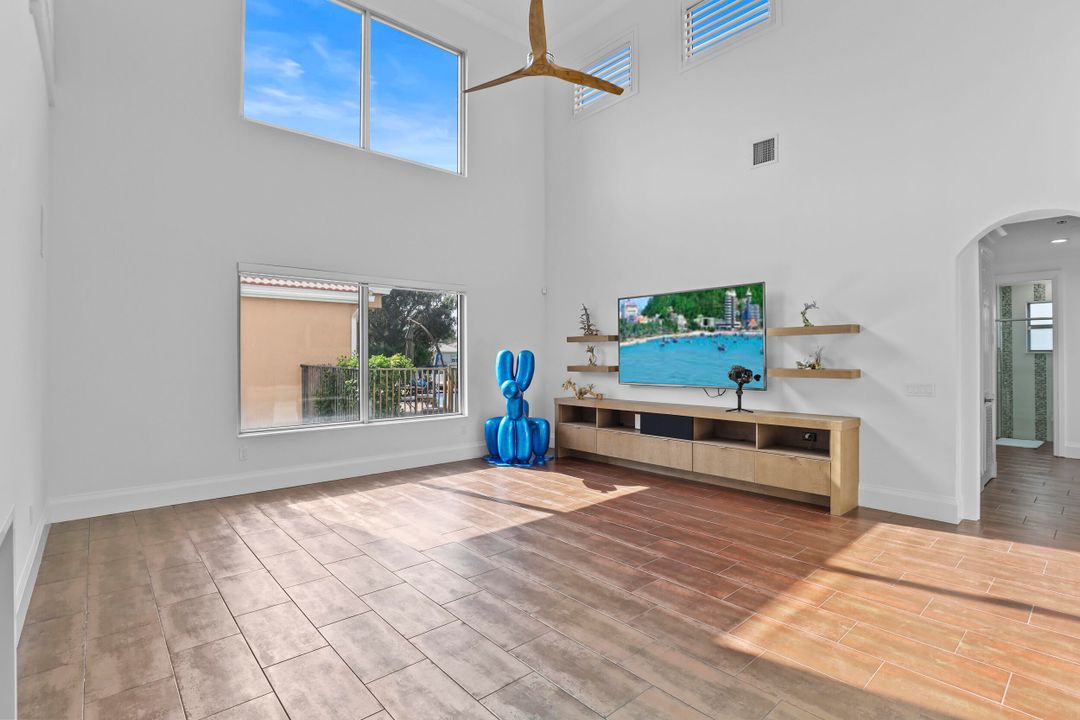 待售: $1,500,000 (5 贝兹, 4 浴室, 3579 平方英尺)