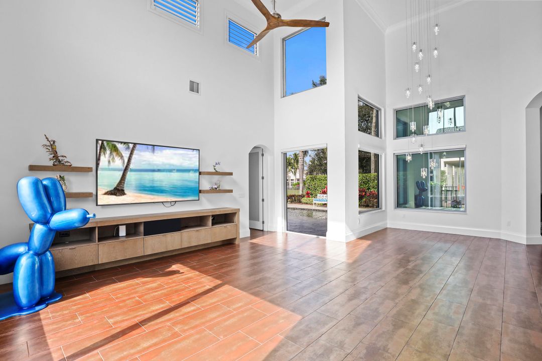 待售: $1,500,000 (5 贝兹, 4 浴室, 3579 平方英尺)