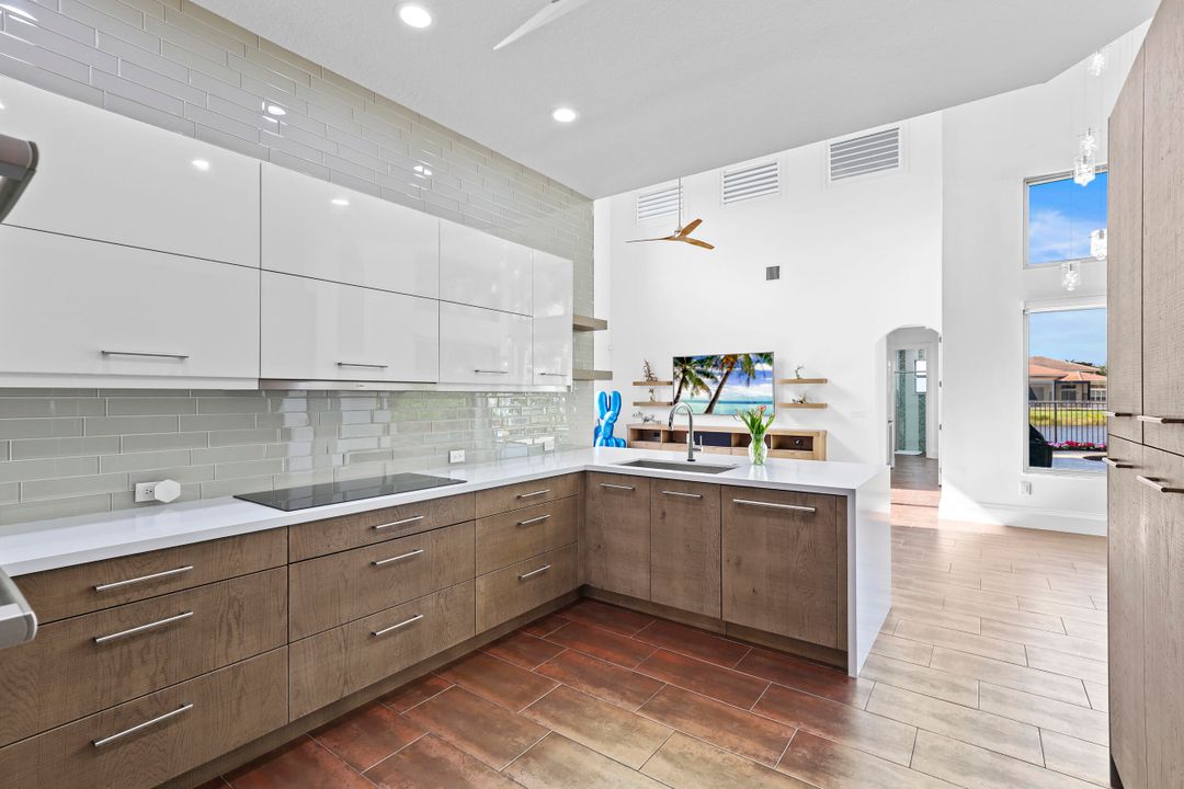 待售: $1,500,000 (5 贝兹, 4 浴室, 3579 平方英尺)