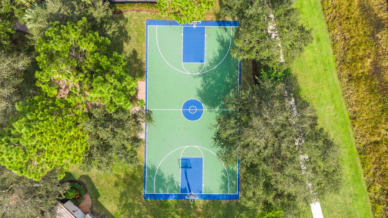 待售: $1,500,000 (5 贝兹, 4 浴室, 3579 平方英尺)