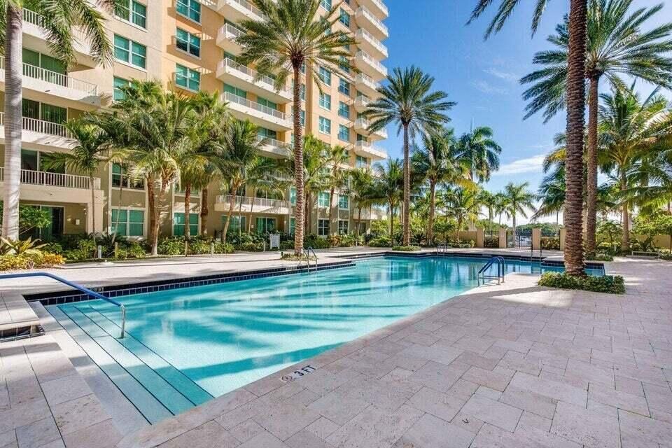 For Sale: $675,000 (3 beds, 2 baths, 1646 Square Feet)