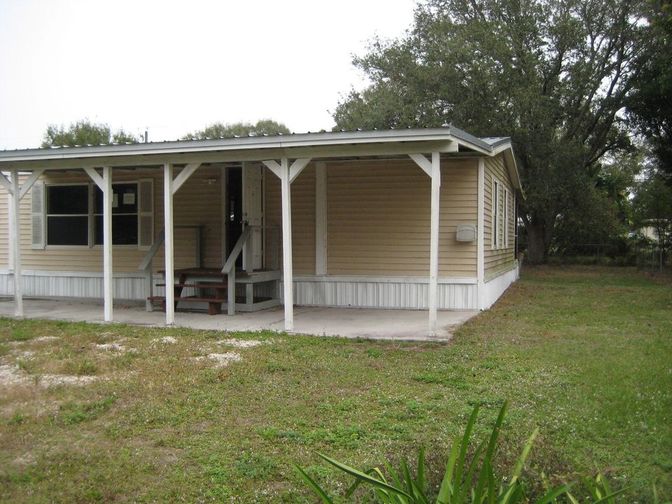 For Sale: $142,000 (4 beds, 2 baths, 1848 Square Feet)