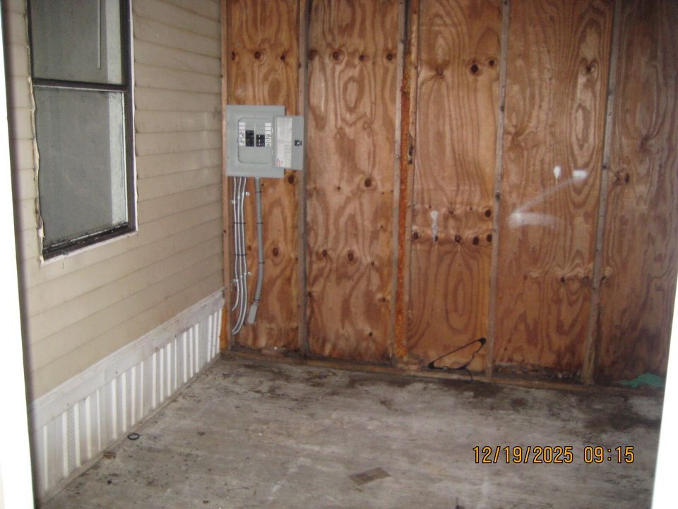 For Sale: $142,000 (4 beds, 2 baths, 1848 Square Feet)