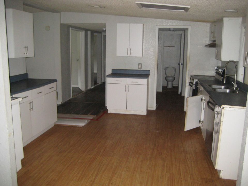 For Sale: $142,000 (4 beds, 2 baths, 1848 Square Feet)
