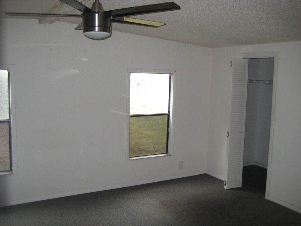 For Sale: $142,000 (4 beds, 2 baths, 1848 Square Feet)