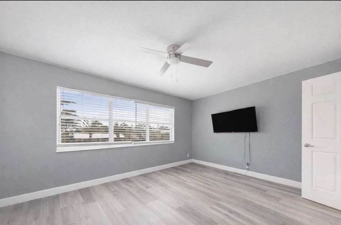 For Sale: $689,999 (4 beds, 3 baths, 1921 Square Feet)