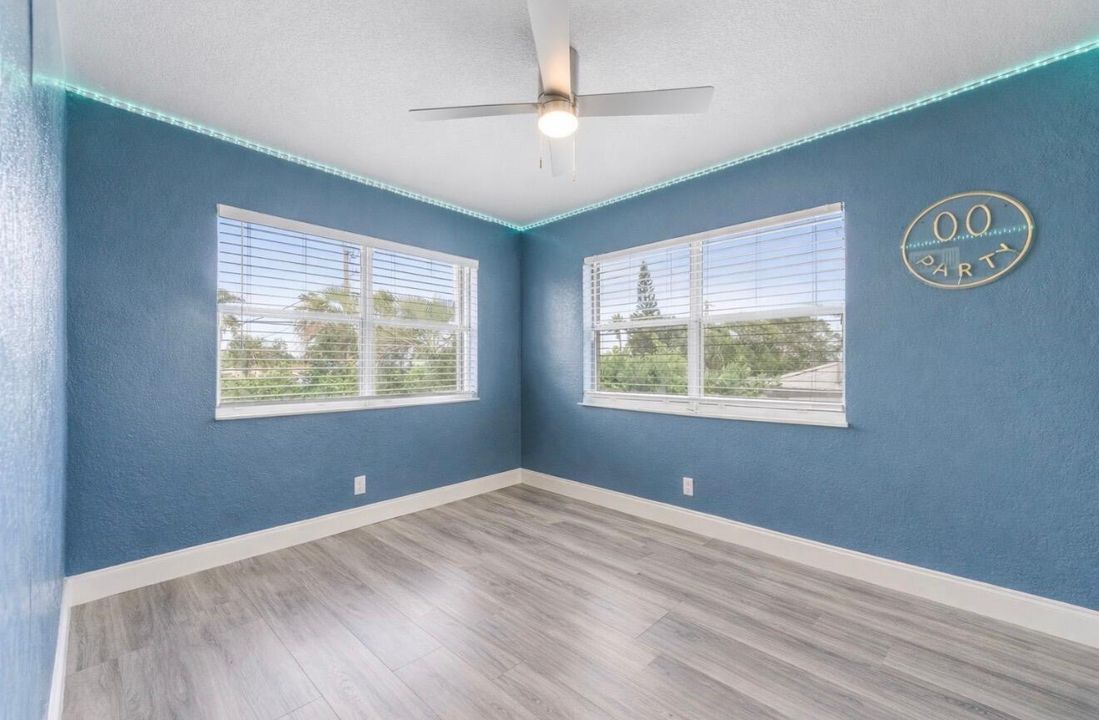 For Sale: $689,999 (4 beds, 3 baths, 1921 Square Feet)