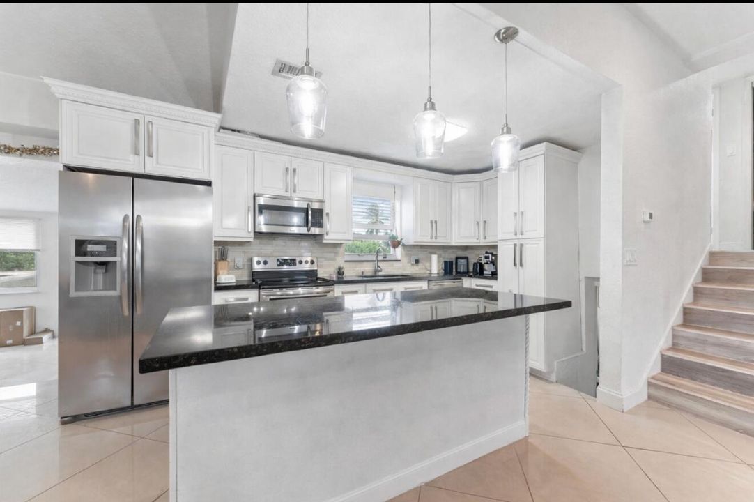 For Sale: $689,999 (4 beds, 3 baths, 1921 Square Feet)