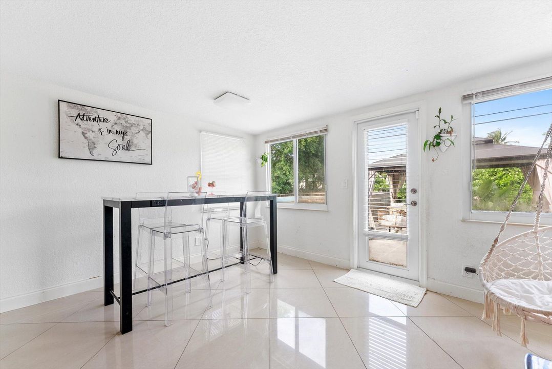 For Sale: $689,999 (4 beds, 3 baths, 1921 Square Feet)