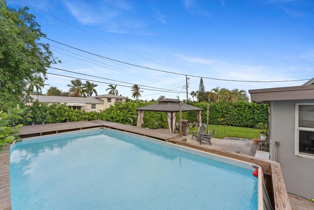 For Sale: $689,999 (4 beds, 3 baths, 1921 Square Feet)