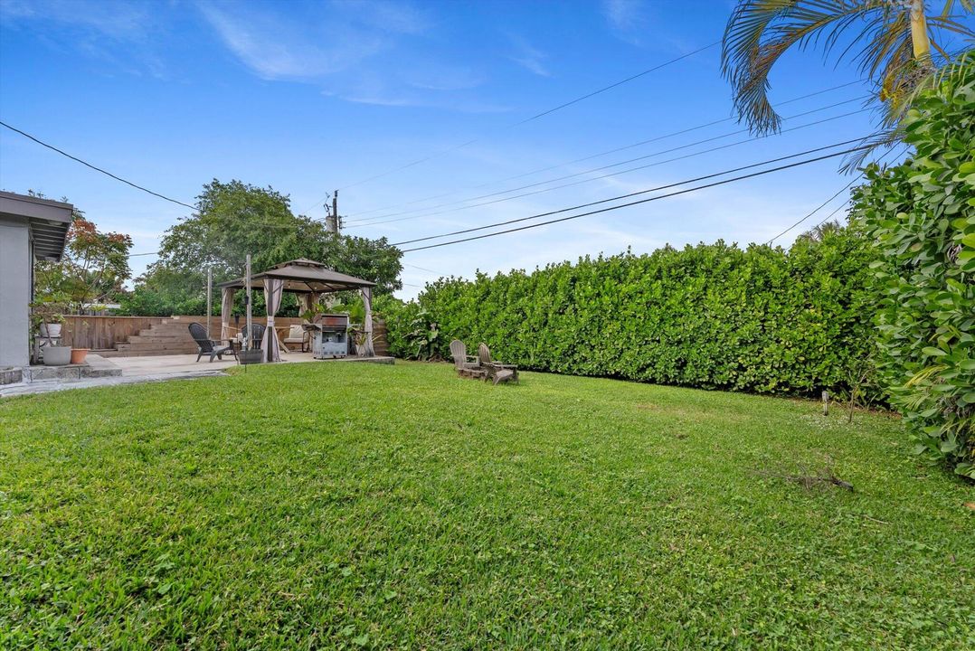 For Sale: $689,999 (4 beds, 3 baths, 1921 Square Feet)