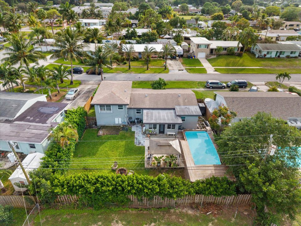 For Sale: $689,999 (4 beds, 3 baths, 1921 Square Feet)