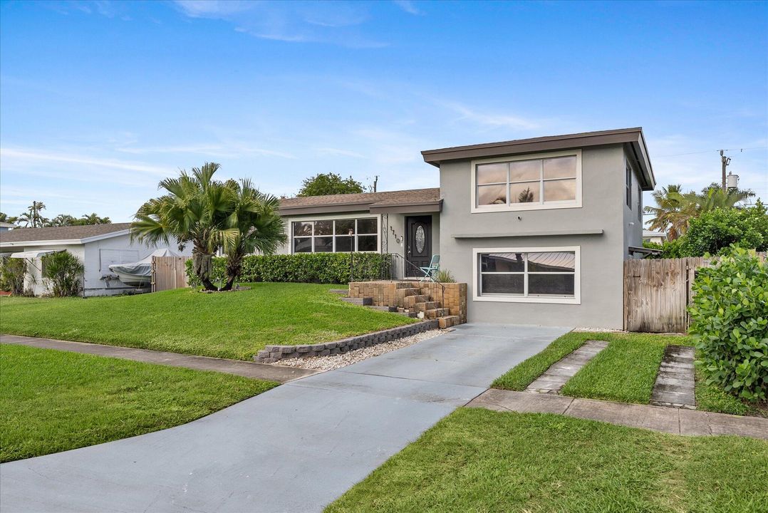 For Sale: $689,999 (4 beds, 3 baths, 1921 Square Feet)