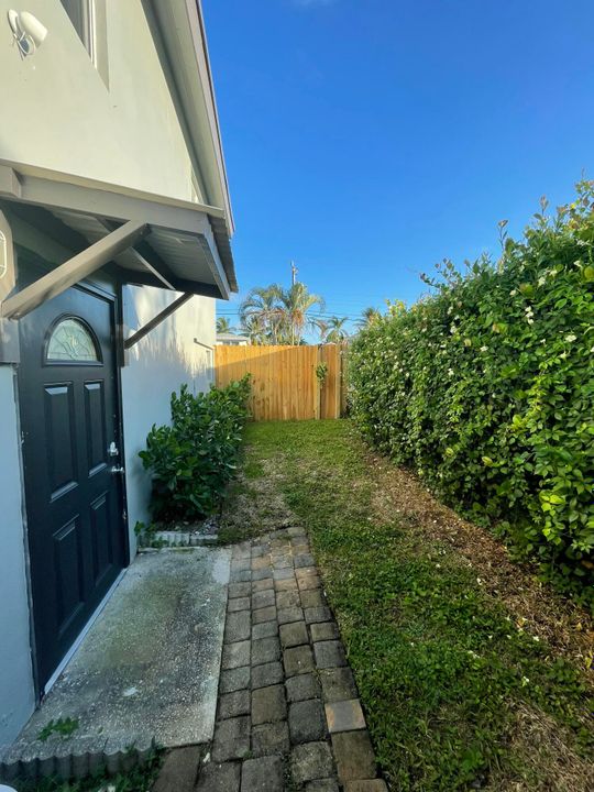 For Sale: $689,999 (4 beds, 3 baths, 1921 Square Feet)