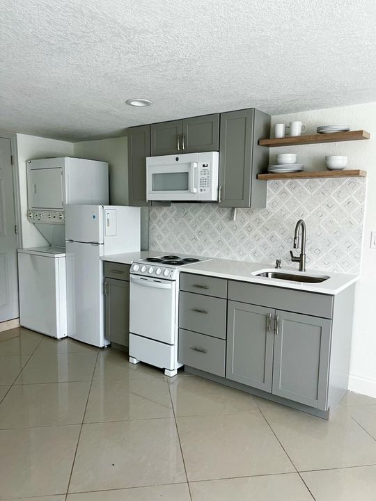 For Sale: $689,999 (4 beds, 3 baths, 1921 Square Feet)