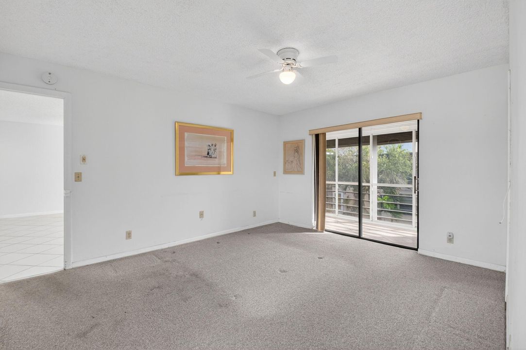 For Sale: $135,000 (2 beds, 2 baths, 1040 Square Feet)