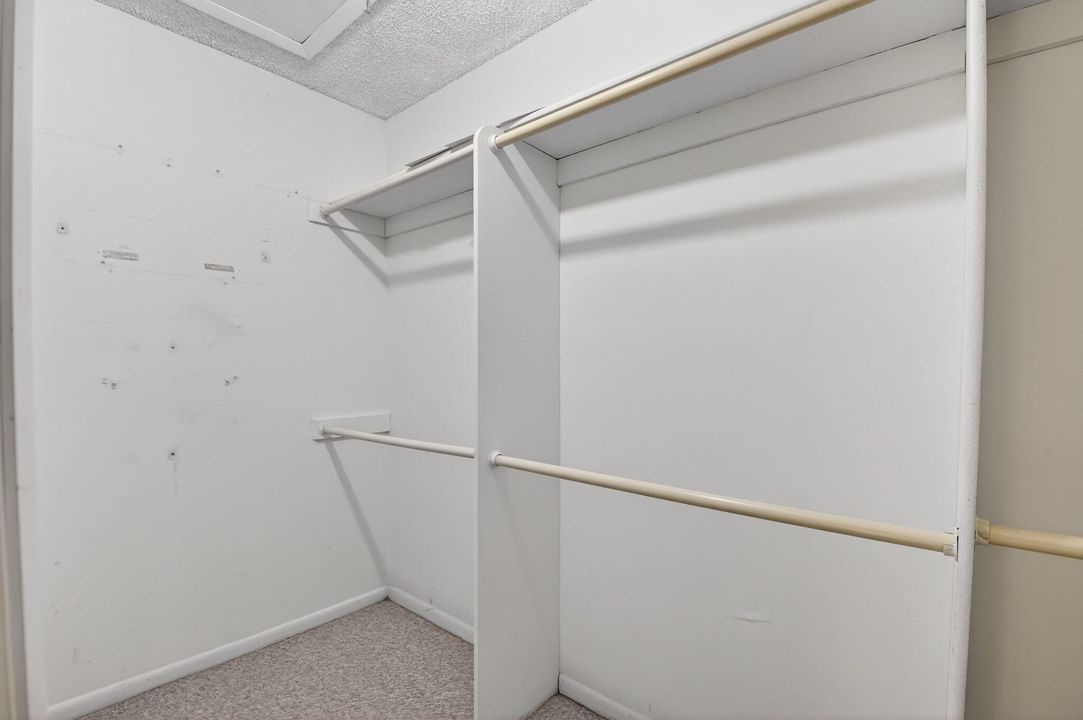 For Sale: $135,000 (2 beds, 2 baths, 1040 Square Feet)