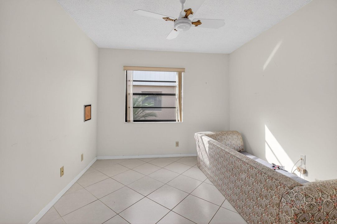 For Sale: $135,000 (2 beds, 2 baths, 1040 Square Feet)