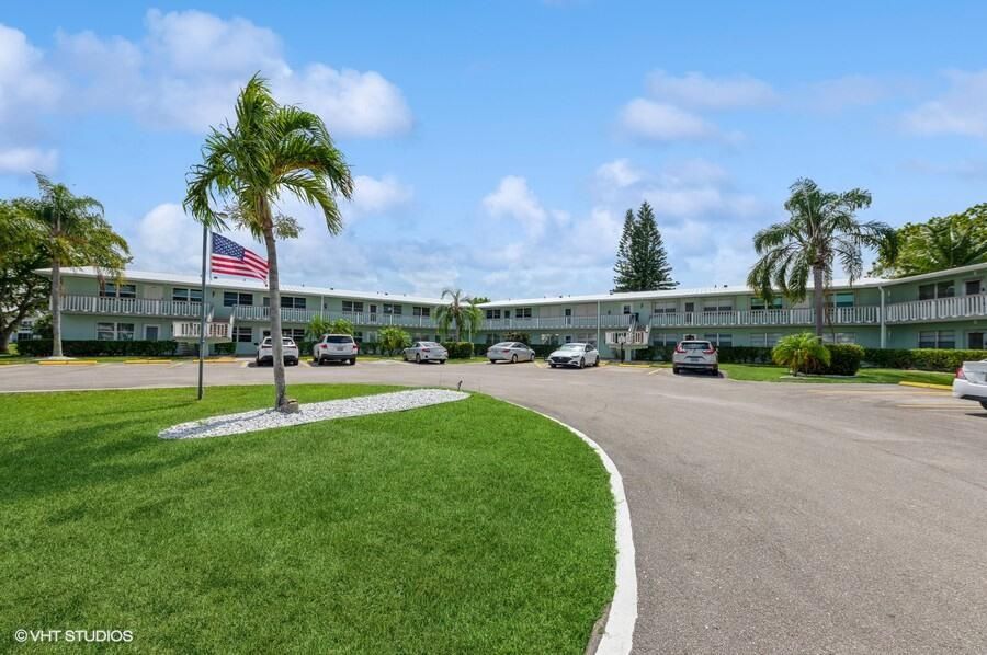 待售: $165,000 (2 贝兹, 2 浴室, 874 平方英尺)