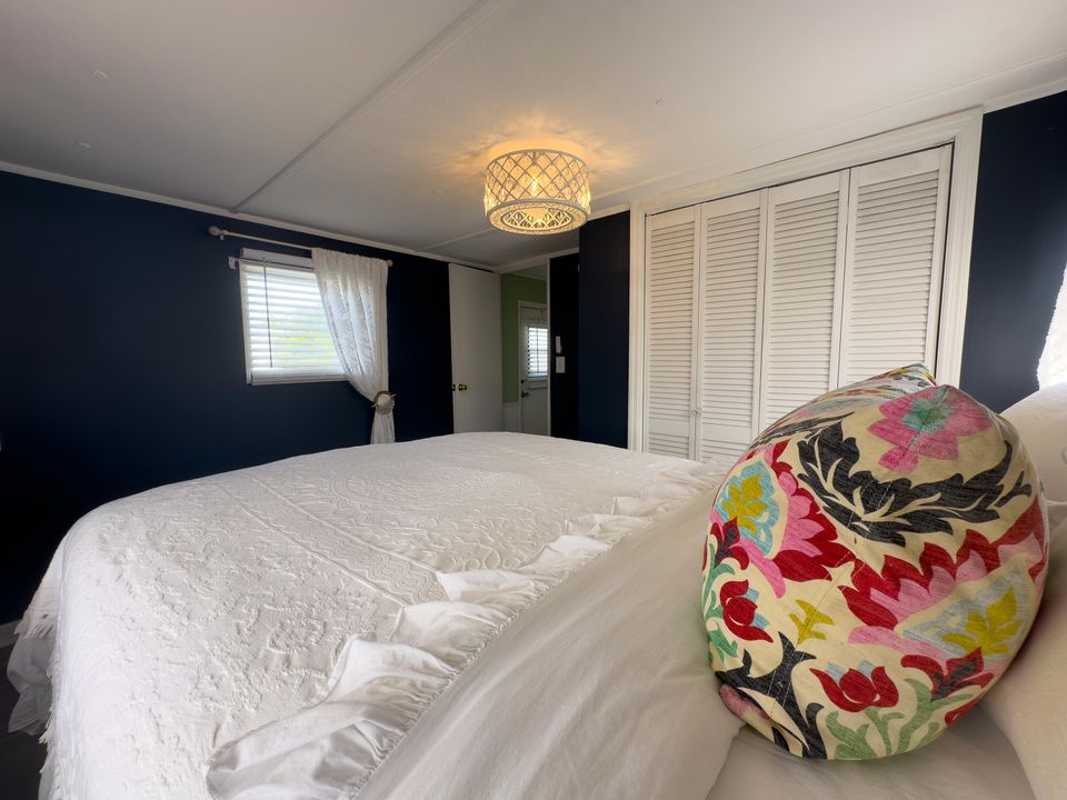 На продажу: $115,000 (2 спален, 1 ванн, 850 Квадратных фут)