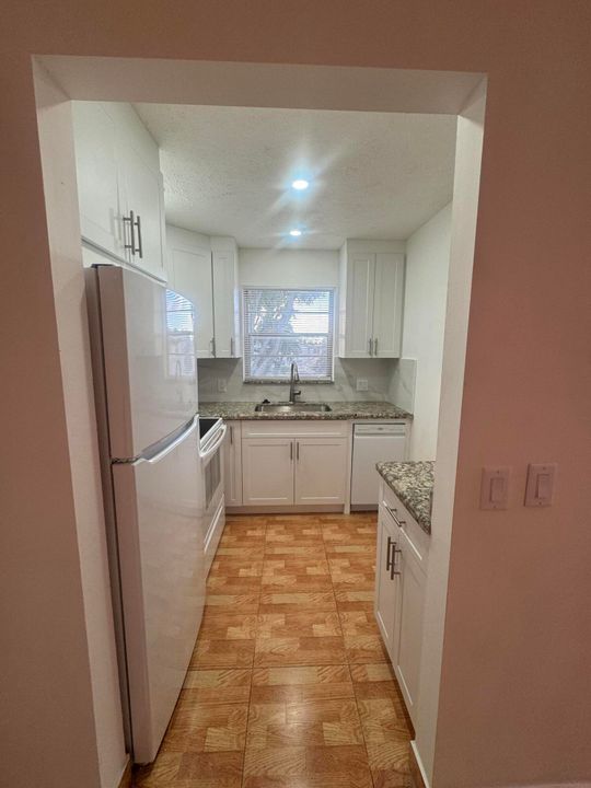 В аренду: $1,600 (1 спален, 1 ванн, 702 Квадратных фут)