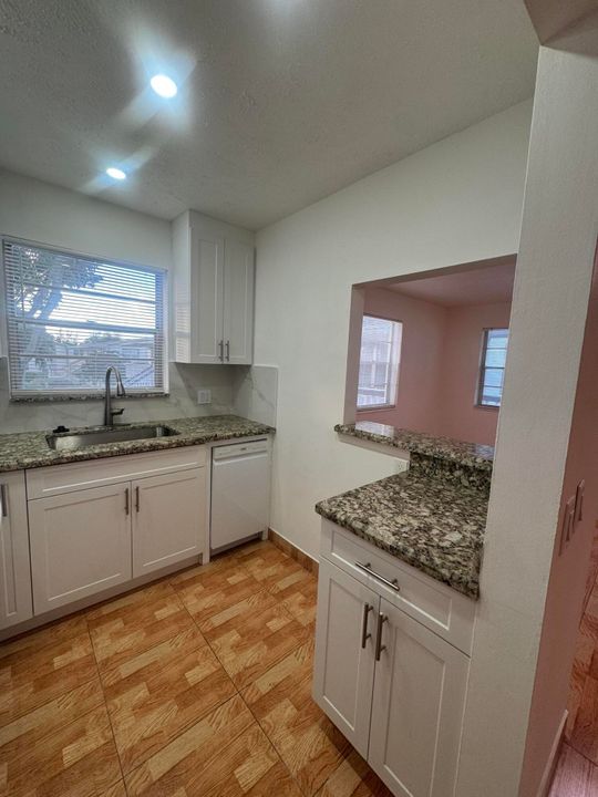 В аренду: $1,600 (1 спален, 1 ванн, 702 Квадратных фут)