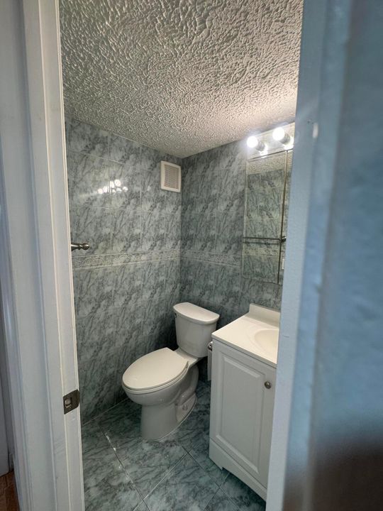 В аренду: $1,600 (1 спален, 1 ванн, 702 Квадратных фут)