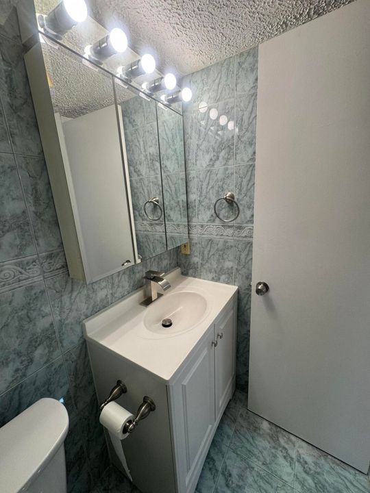 В аренду: $1,600 (1 спален, 1 ванн, 702 Квадратных фут)