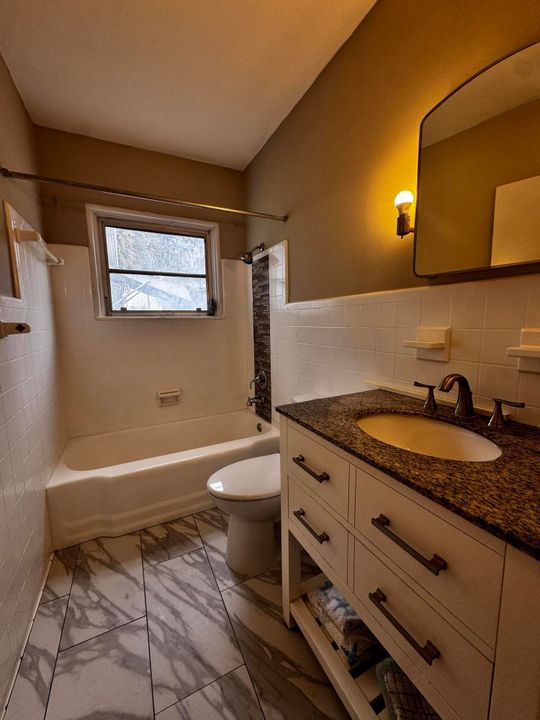 出租: $3,300 (3 贝兹, 3 浴室, 1805 平方英尺)