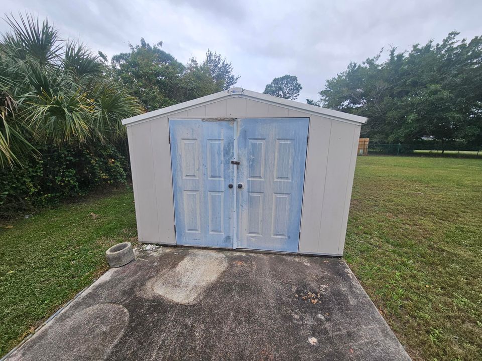 На продажу: $230,000 (3 спален, 2 ванн, 1176 Квадратных фут)