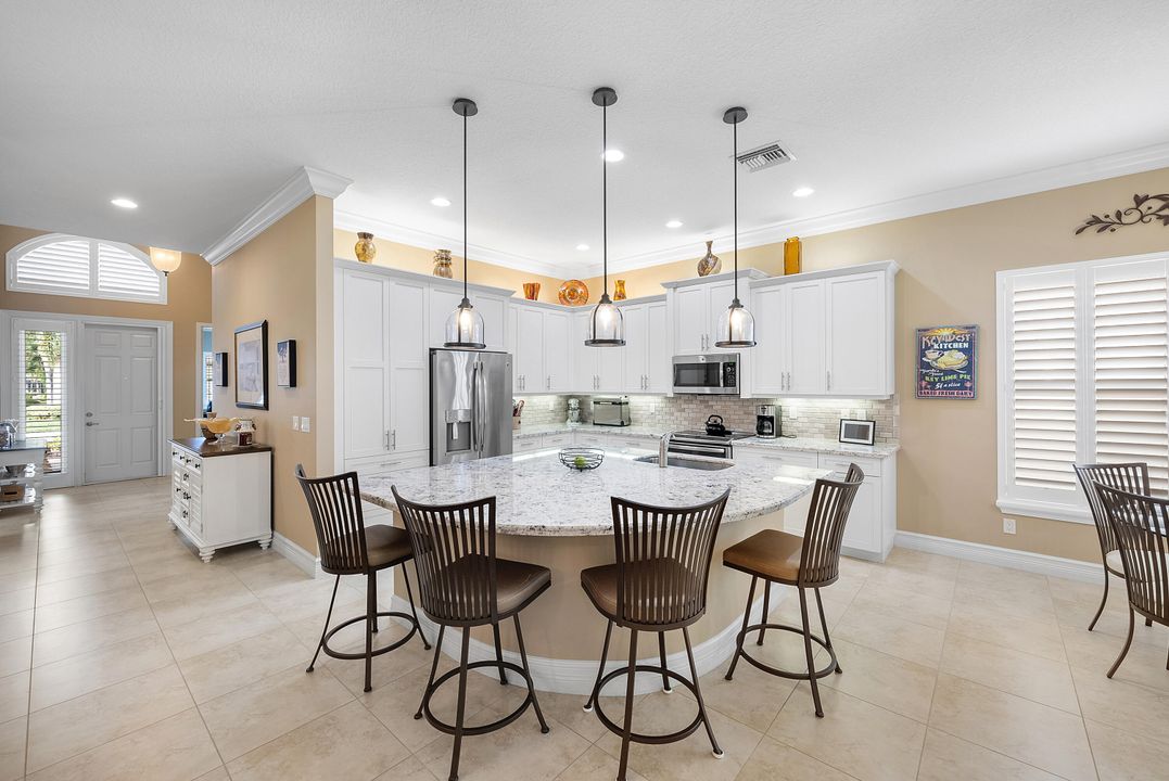 На продажу: $800,000 (3 спален, 2 ванн, 2160 Квадратных фут)