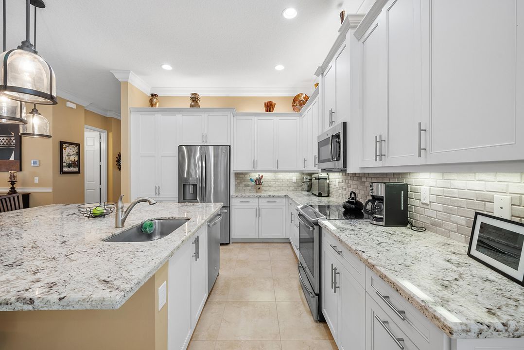 На продажу: $800,000 (3 спален, 2 ванн, 2160 Квадратных фут)