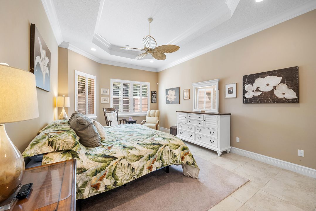 На продажу: $800,000 (3 спален, 2 ванн, 2160 Квадратных фут)