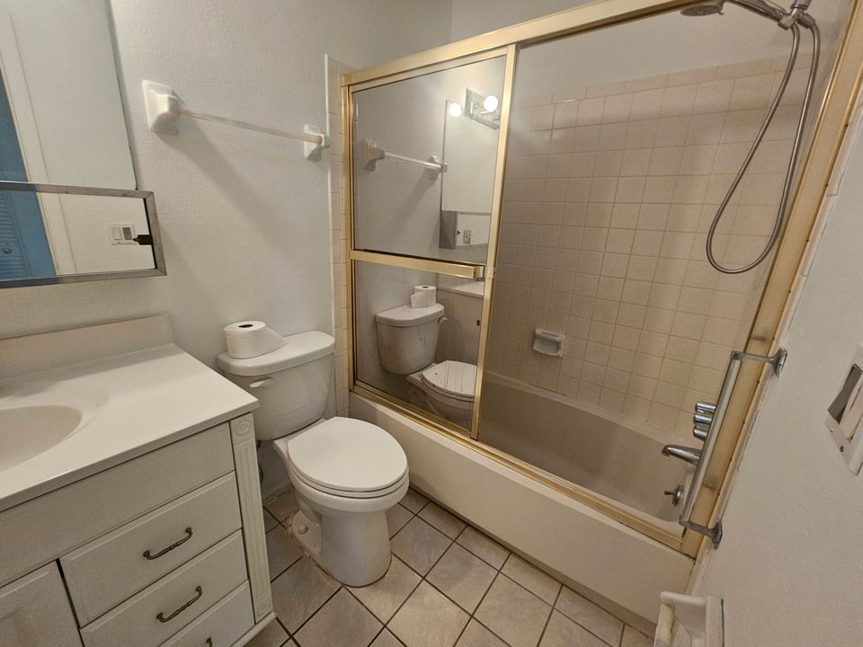 На продажу: $230,000 (3 спален, 2 ванн, 1176 Квадратных фут)