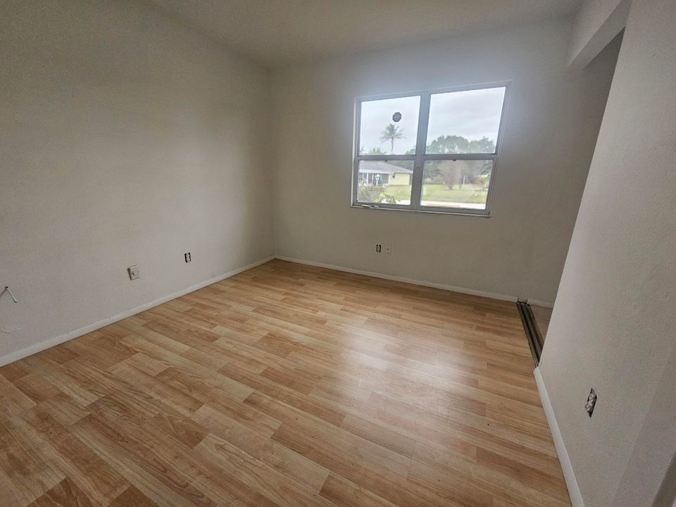 На продажу: $230,000 (3 спален, 2 ванн, 1176 Квадратных фут)