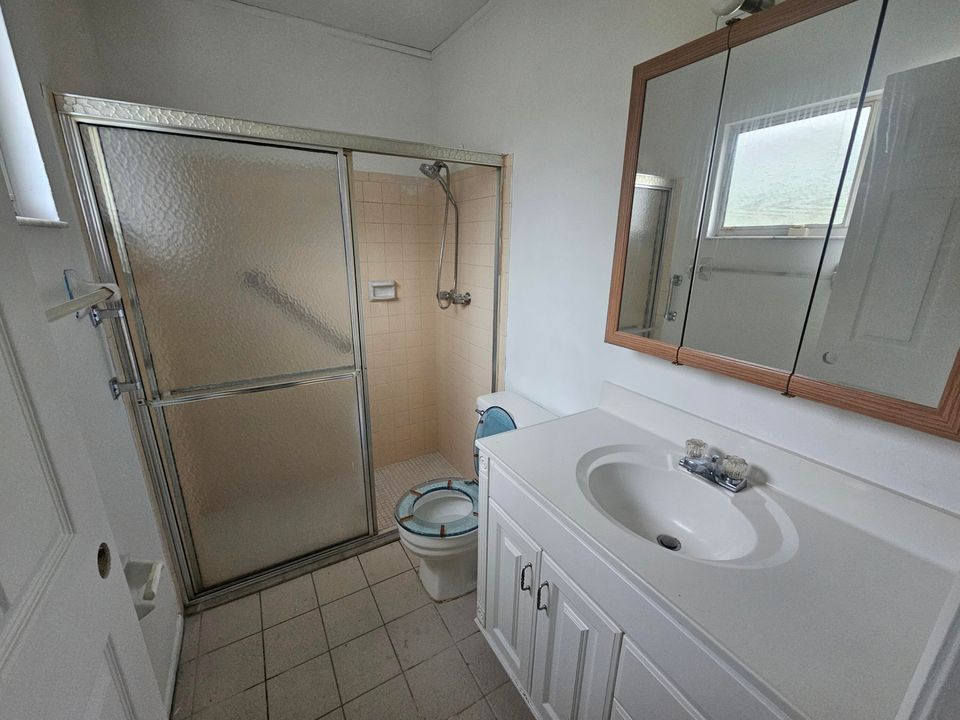 На продажу: $230,000 (3 спален, 2 ванн, 1176 Квадратных фут)